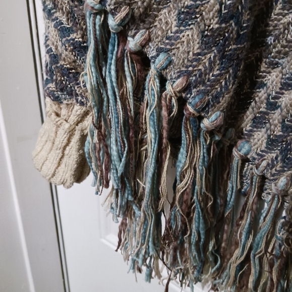 🏞GENOA Poncho Sweater Women’s Tassels All Seasons Cozy Comfort,Cuteness,Chic! - Picture 11 of 15